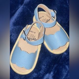Cute little Monkey Feet sandals - No bag - Worn once